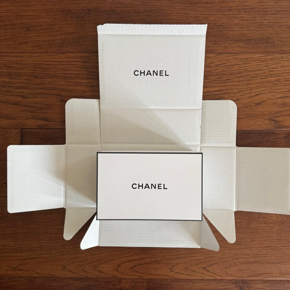 CHANEL White Gift Box With Shipping Box